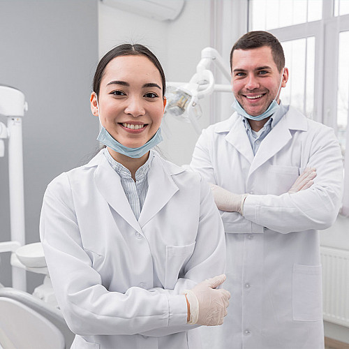Tandlæge-to-tandlæger-portræt-logo